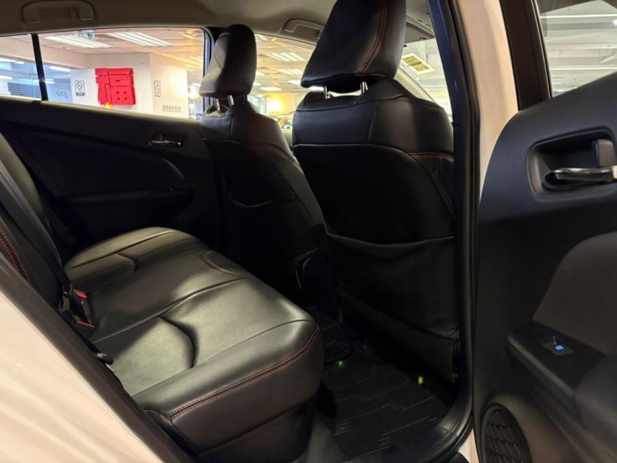 Prius 1.8 Hybrid S - Image 4